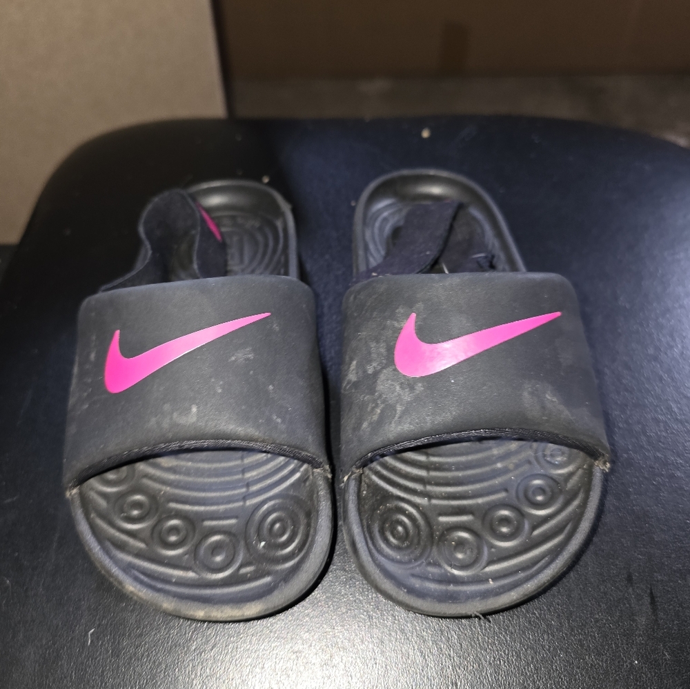 Girl Nike sandals